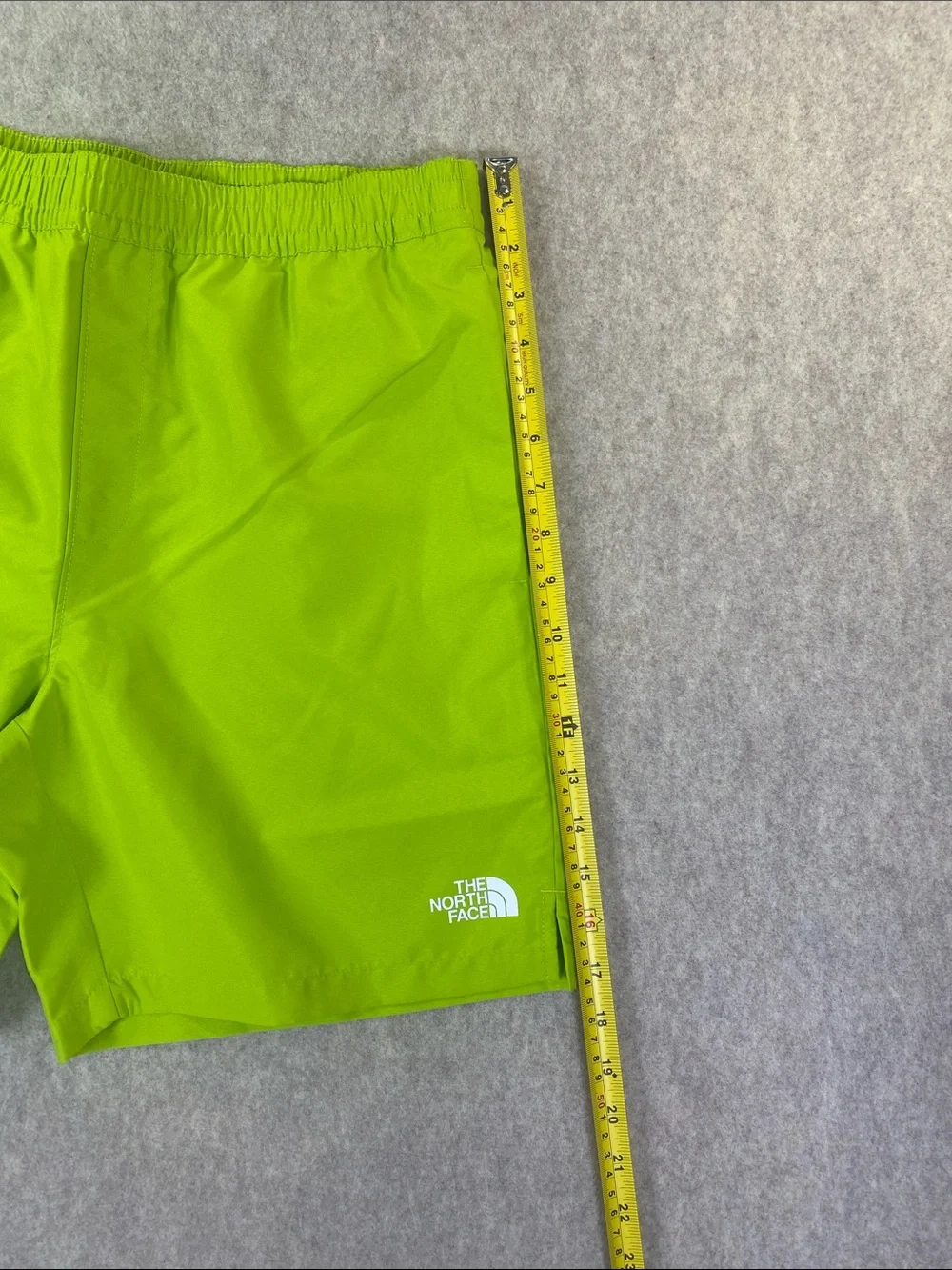 The North Face Adventure Creek Water Shorts Meadow Grass Green 7” S NWT